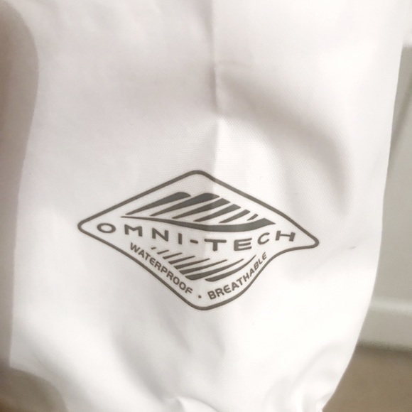 Women’s Columbia Rain Jacket - Picture 3 of 5